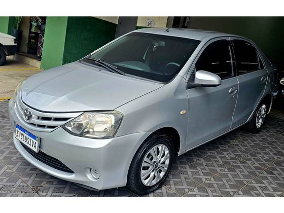 TOYOTA ETIOS 1.5 XS SEDAN 16V FLEX 4P MANUAL